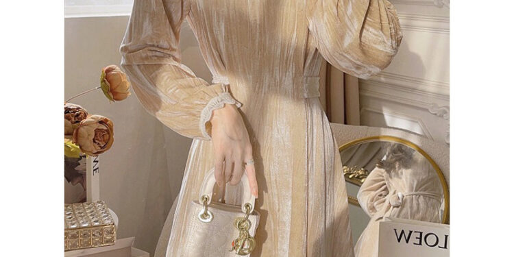 Review Susana Id Midi Velvet Dress D151: Gaya Korea Yang Elegan Dengan Harga Terjangkau