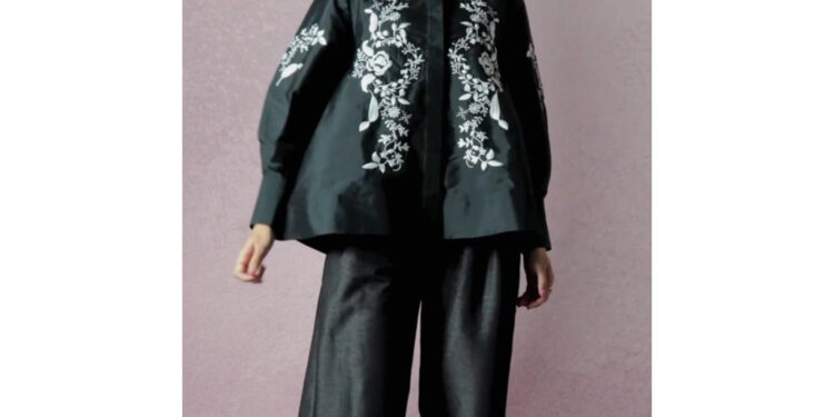 Hijabchic X Tiqasya Edith Caviar Black Top: Atasan Premium Elegan Untuk Acara Spesial Di 2025