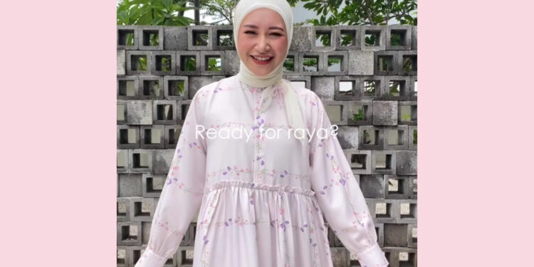 Hijabchic Faye Soft Pink Dress: Dress Lebaran Kekinian Dengan Motif Bunga Dan Ruffle Yang Stylish