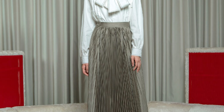 Review Hijabchic X Kiara Leswara Mariana Olive Pleats Skirt 2025: Elegan Dan Nyaman Untuk Gaya Semi Formal
