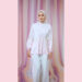 Hijabchic Dalena Creme Pink Top: Baju Blouse Motif Bunga Satin Premium Untuk Tampilan Anggun Di Tahun 2025