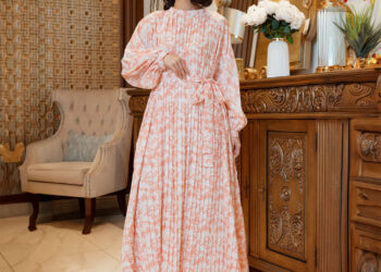 Hijabchic X Sabrina Sosiawan Lunna Blushing Peach Dress: Gamis Floral Cantik Dengan Diskon Menarik 2025