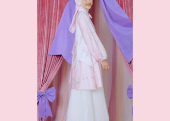 Review Hijabchic Katia Carnation Pink Tunic 2025 – Tunik Satin Mewah Dengan Diskon Menarik